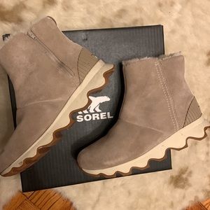 SOREL WOMEN'S KINETIC™ SHORT BOOT